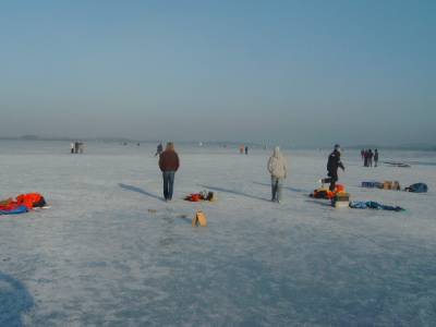 Winter 2006 auf dem Malchiner See.